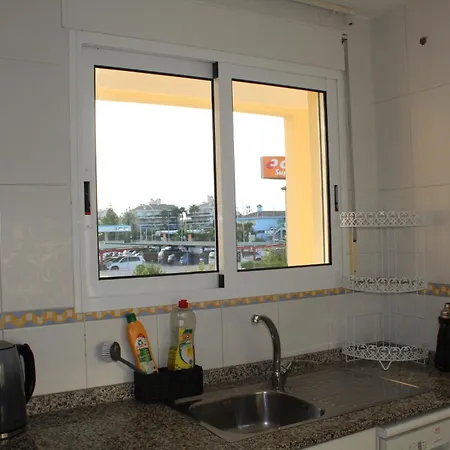 Service Apartment *